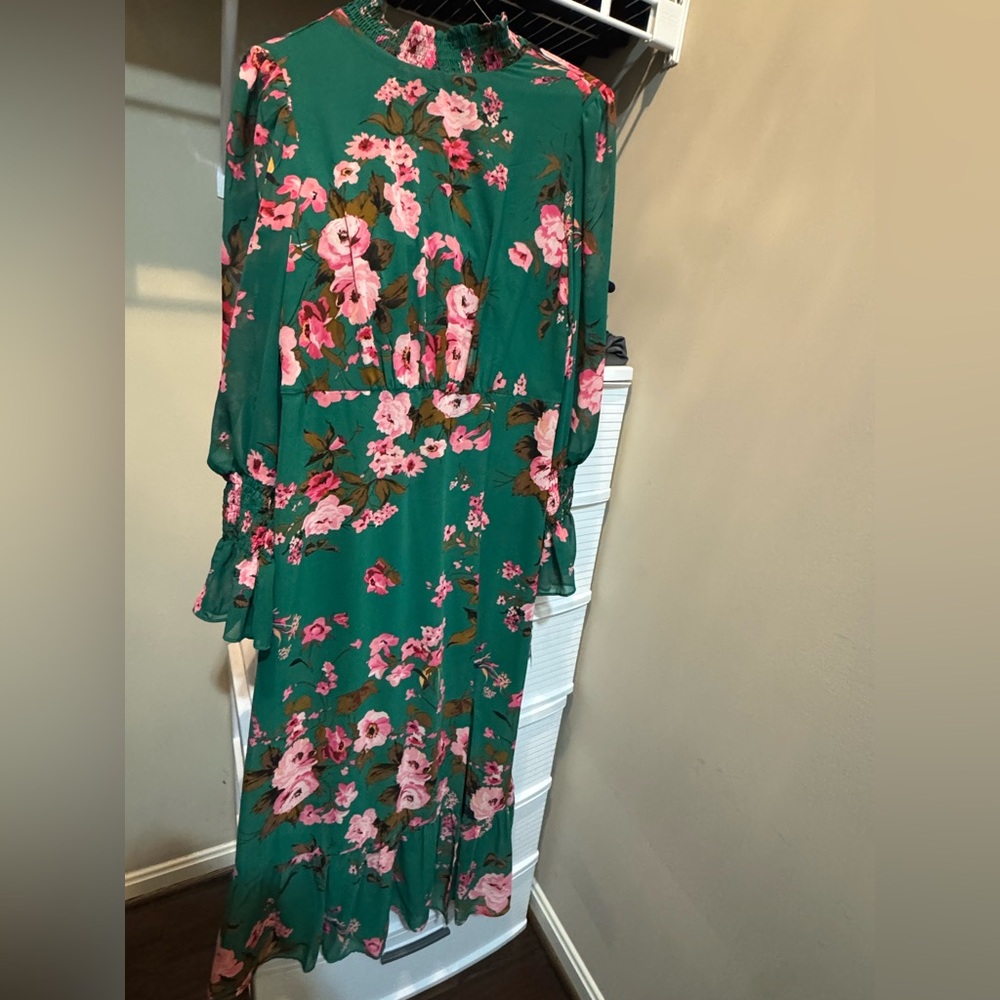 Julia Jordan Green Dress